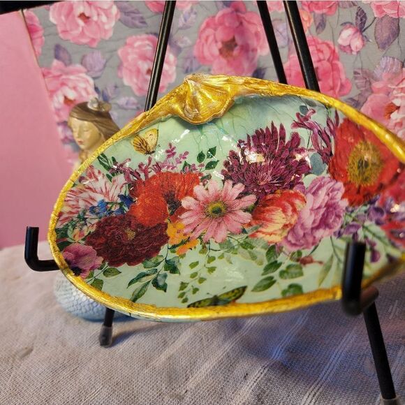 DECOUPAGE CLAM SHELL DECOUPAGE FLOWERS TRINKET DISH - Picture 3 of 8